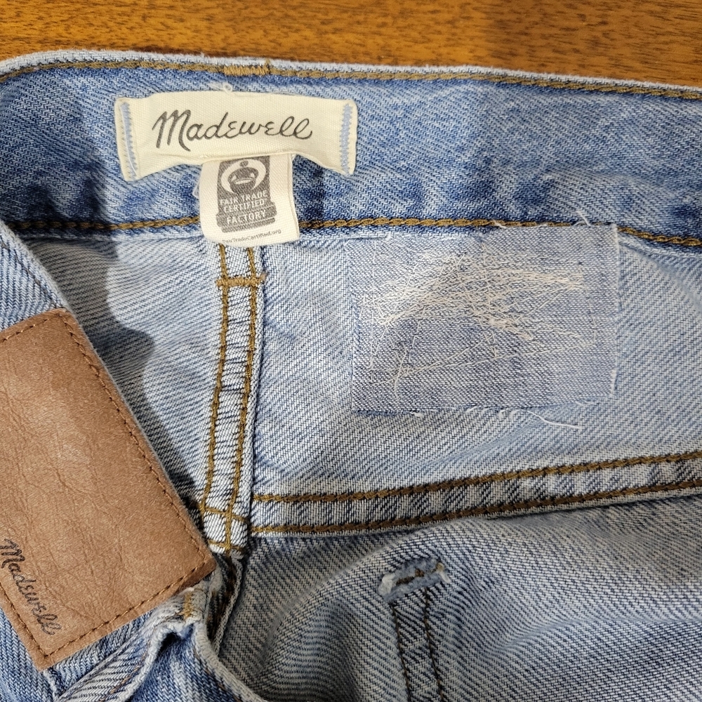 Madewell The Dean Easy Straight Jean in Northridge Wash: Airy Denim Edition - Picture 12 of 14
